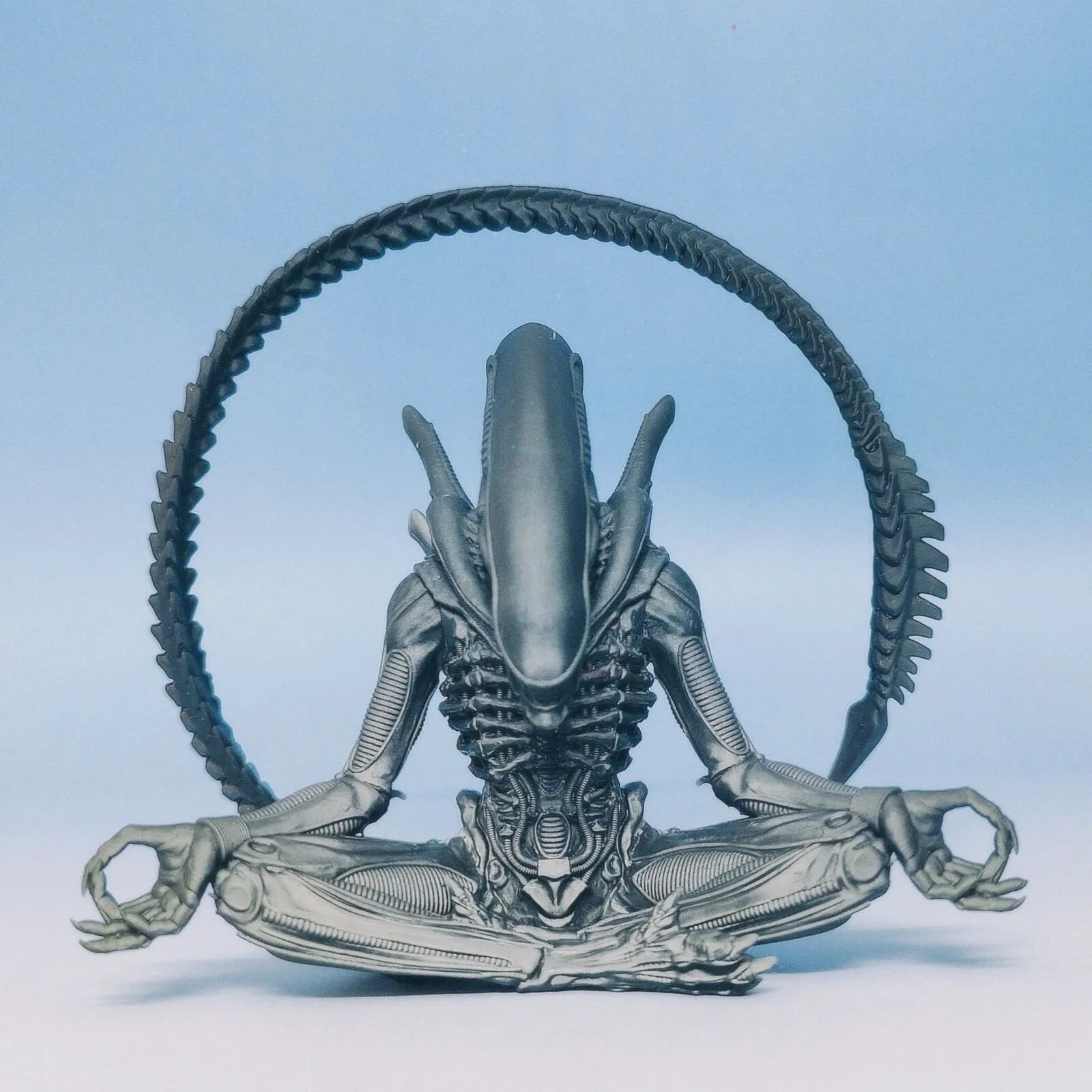 Alien Movie Anime Figure FIGURINES & MINIATURES Color : Dark Gray|Gold|Black Alien Movie Anime Figure FIGURINES & MINIATURES Color : Dark Gray|Gold|Black