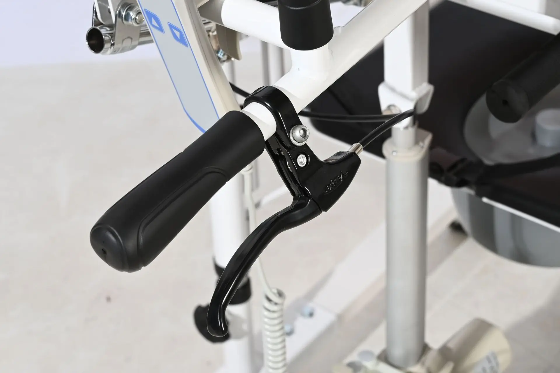 multifunctional chair for lifting and relocating HOSPITAL ACCESSORIES Color : 01|03|04 multifunctional chair for lifting and relocating HOSPITAL ACCESSORIES Color : 01|03|04