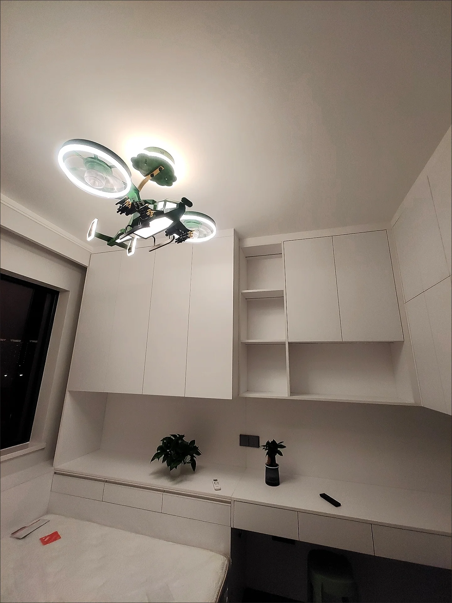 Aircraft fan light, children's room Aircraft fan light, children's room