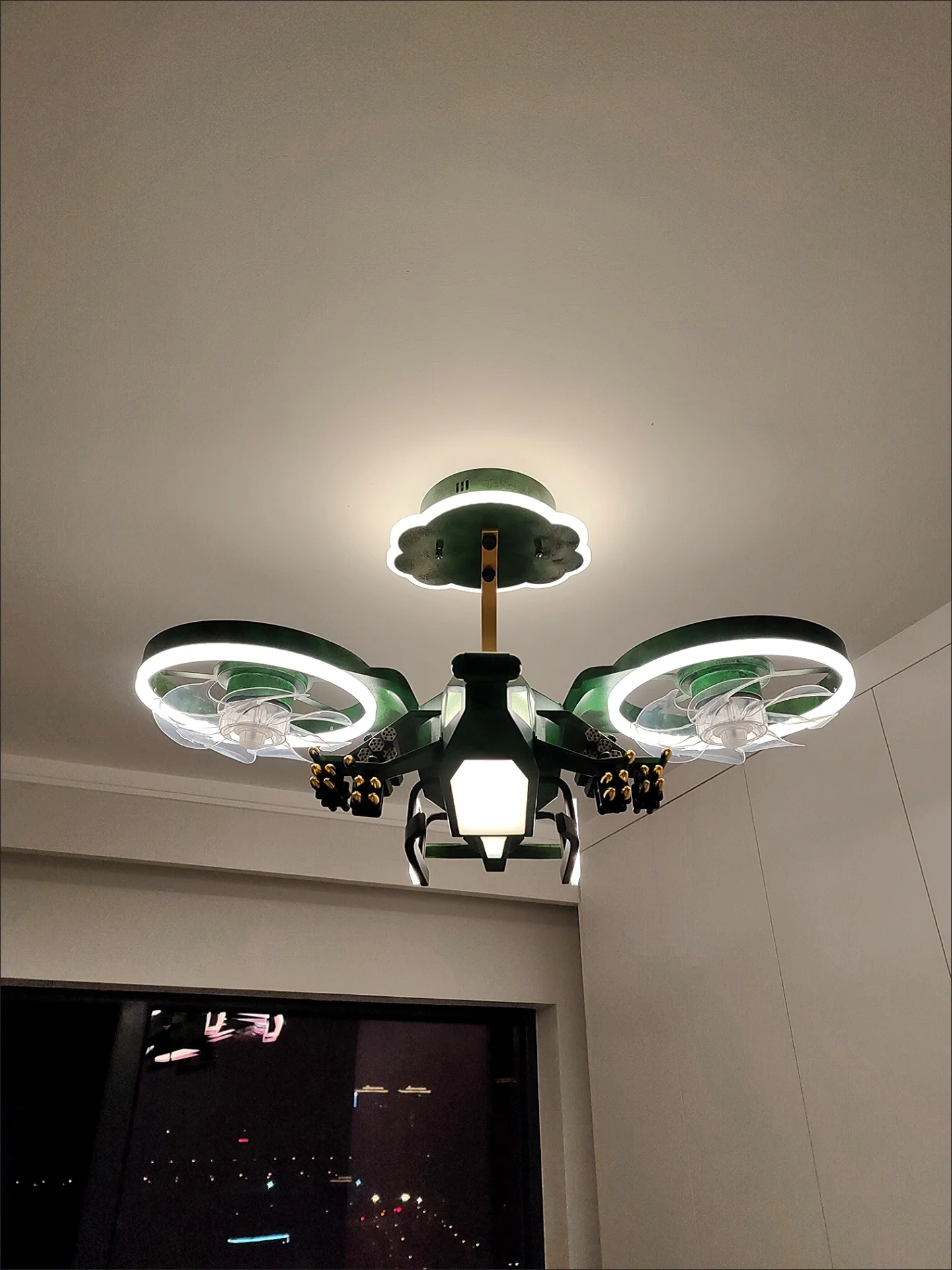 Aircraft fan light, children's room Aircraft fan light, children's room