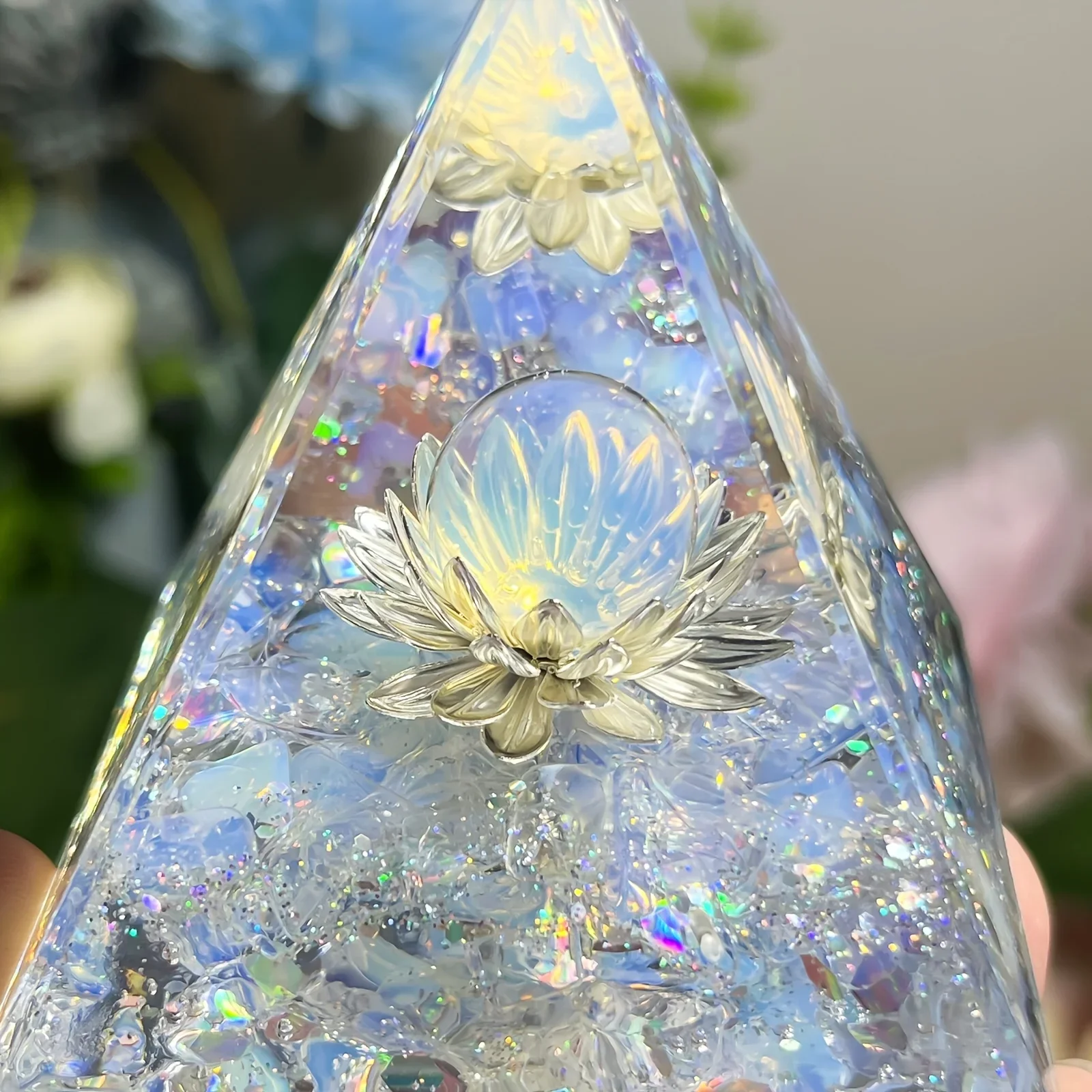 1PC White Lotus Flower Opal Orgone Pyramid Decorative Home Piece Life Flower Design Energy Pyramid for Interior Decoration 1PC White Lotus Flower Opal Orgone Pyramid Decorative Home Piece Life Flower Design Energy Pyramid for Interior Decoration